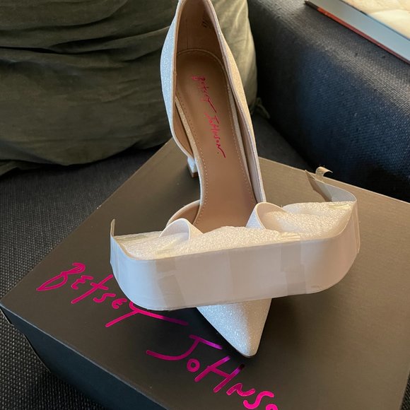 Betsey Johnson Nobble Bow Glitter Bridal Pointed Toe Pumps - Picture 3 of 6